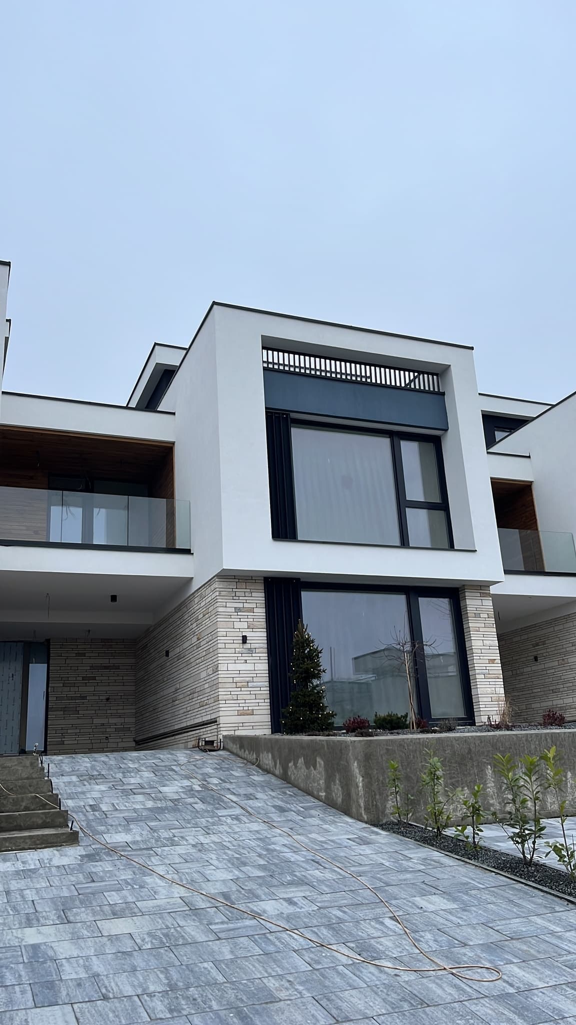 Vila Moderna cu Sticla