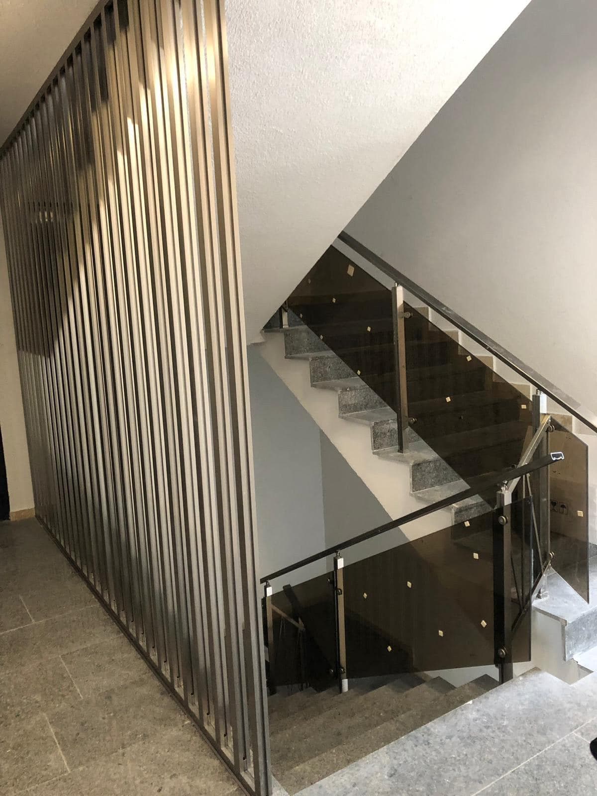 Balustrada Scari cu Lamele Inox