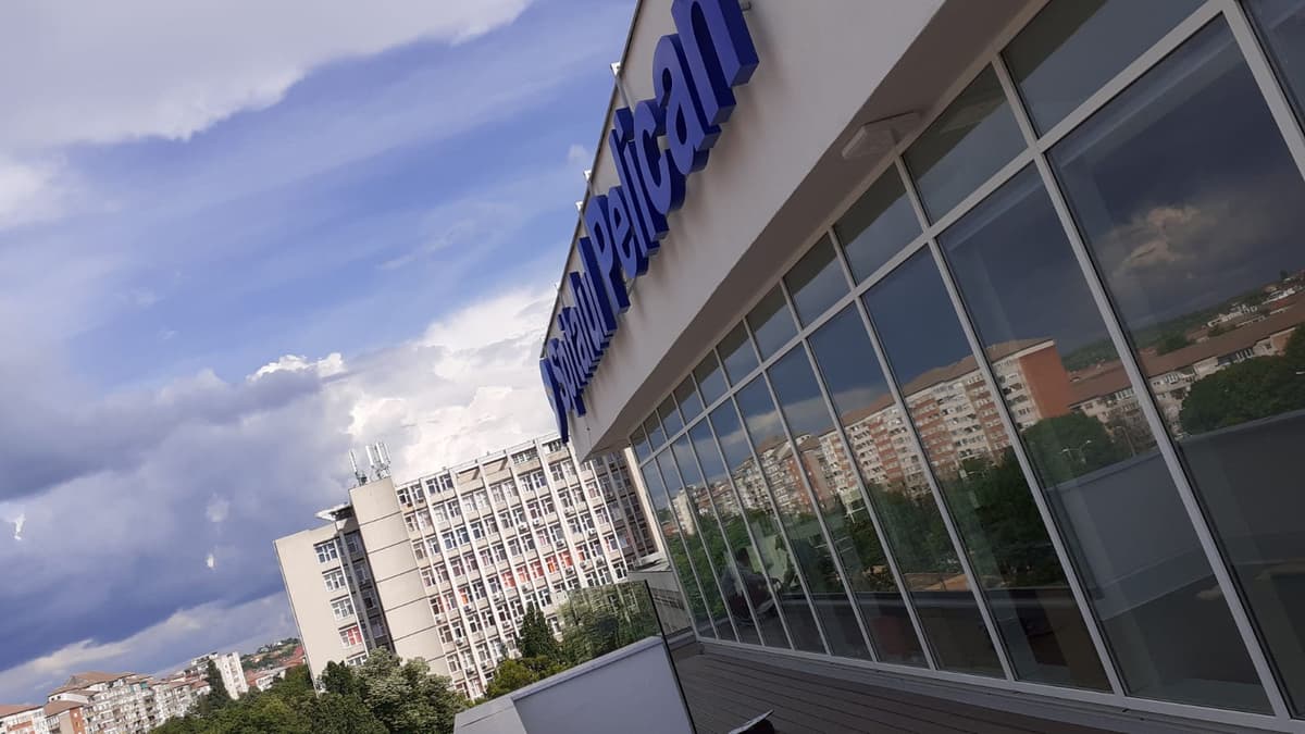 Fatada Sticla Centru Comercial