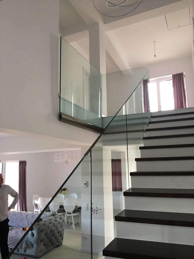 Balustrade din Sticla, Prindere Laterala, GlassWave Cluj